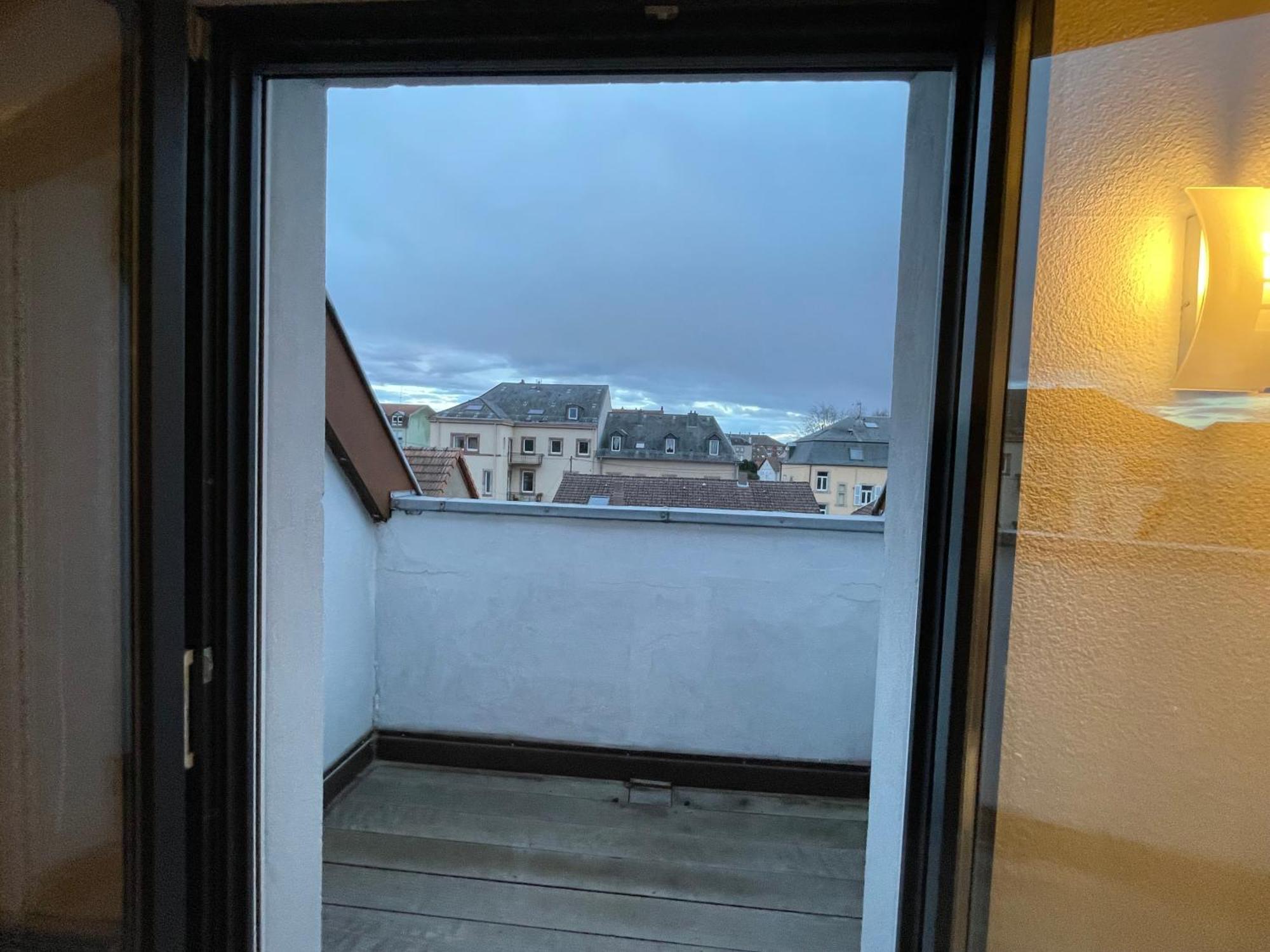 Fathala - Appartement Lumineux En Dernier Etage - Face A La Gare Routiere Сарбур Екстер'єр фото
